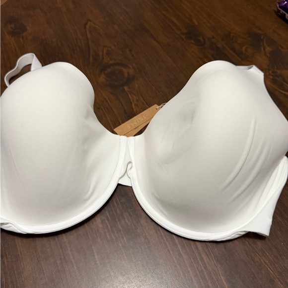 SKIMS fits everyone plunge bra